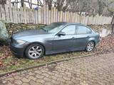 BMW E 90  325I - BMW 325 aus 2006: 325i