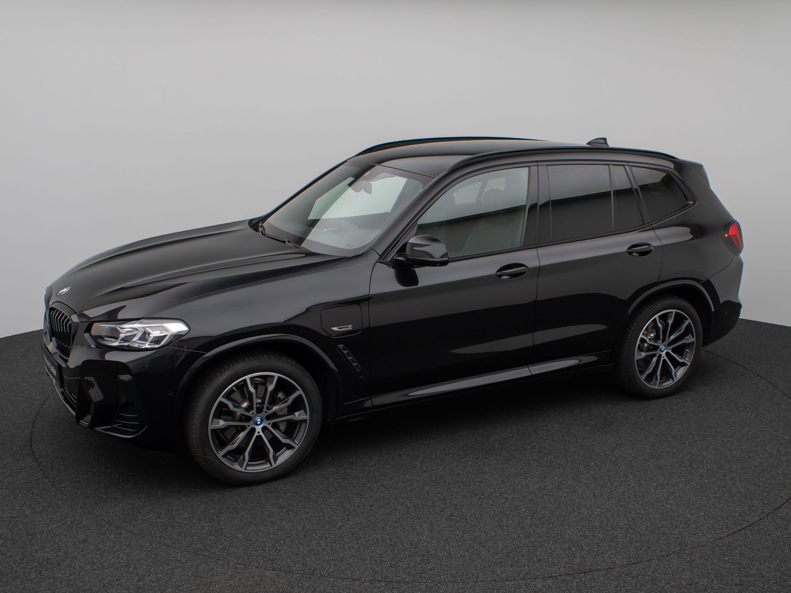 Fahrzeugabbildung BMW X3 xD30e M Sport 360°DAB HiFi Komfort AHK 20Zoll