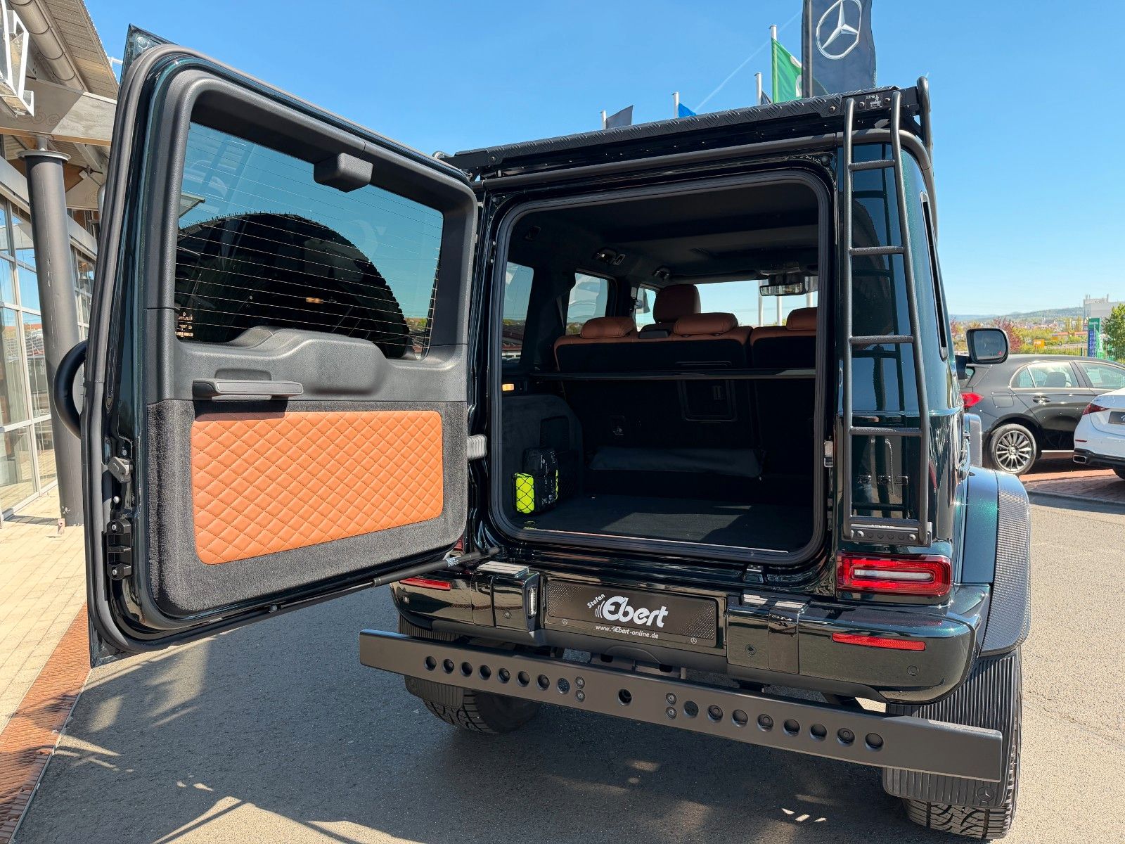Fahrzeugabbildung Mercedes-Benz G 63 AMG 4x4² Professional+Night+Manufaktur