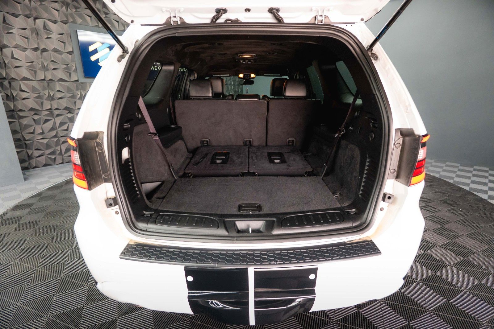 Fahrzeugabbildung Dodge Durango 5.7 V8 R/T SRT 4x4 Night-Paket Modell 22
