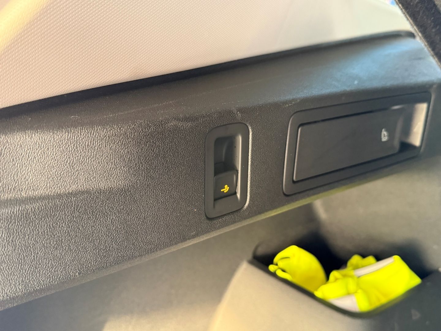Fahrzeugabbildung Volkswagen Tiguan 1.5 eTSI 110 kW Life Navi Digitales Cockp