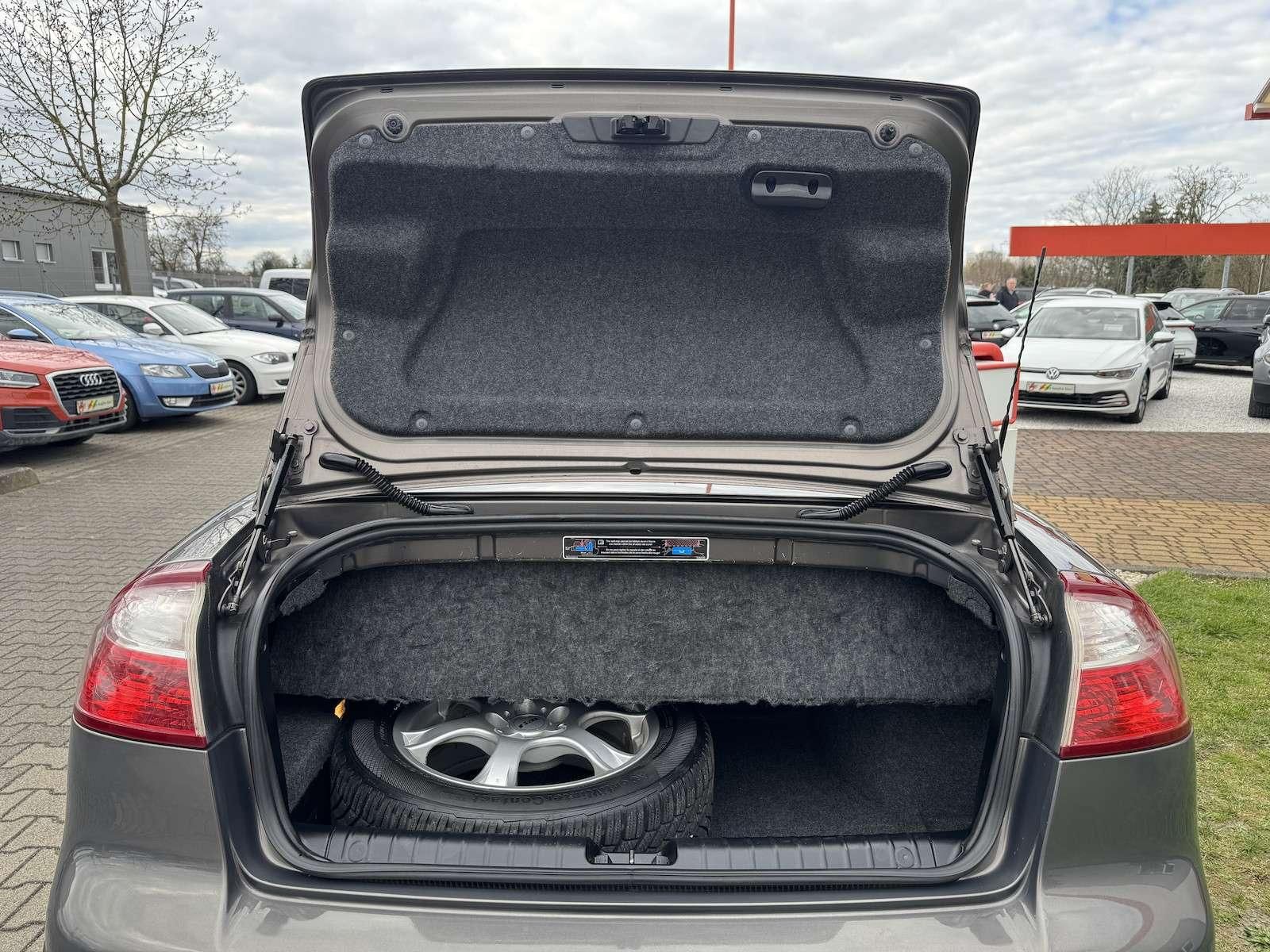 Fahrzeugabbildung Saab 9-3 1.9 Cabrio Automatik/StandHz/Leder/Navi/A...