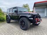 Jeep Wrangler 3.6l V6 Unlimited Sahara Automatik ... - Jeep Wrangler mit Benzin-Antrieb: Geländewagen, Automatik