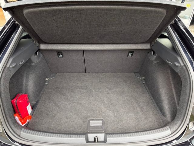 Fahrzeugabbildung Volkswagen Taigo 1.5 TSI R-LINE "BLACK STYLE" LED-MATRIX SO
