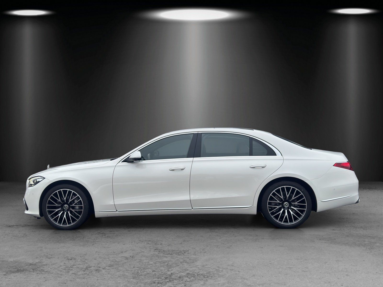 Fahrzeugabbildung Mercedes-Benz S500 4M L FirstClass 4xMassage FondTV Pano Chauf