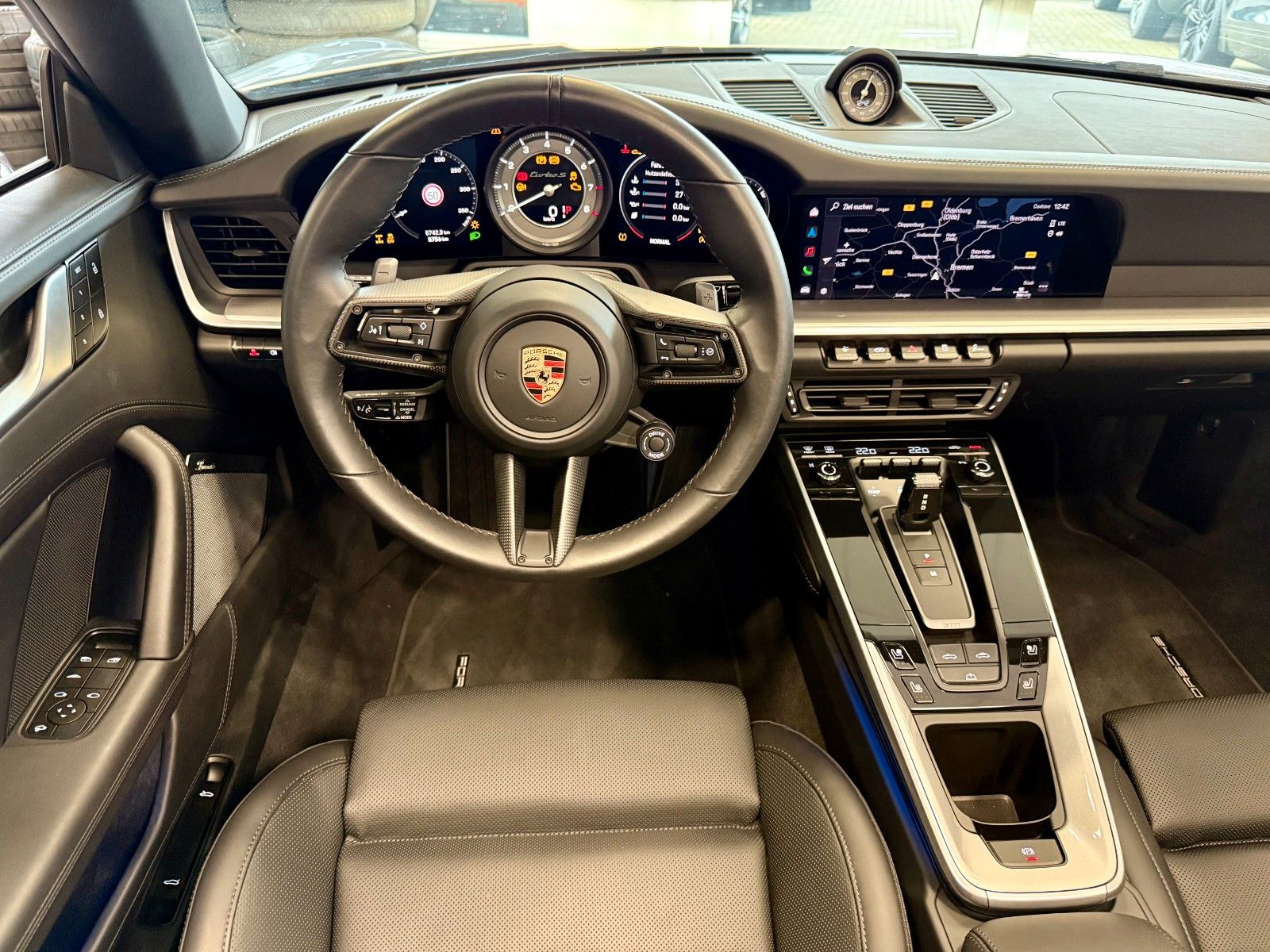 Fahrzeugabbildung Porsche 911 992 Turbo S Cabrio PCCB/LIFT/ACC/APPROVED