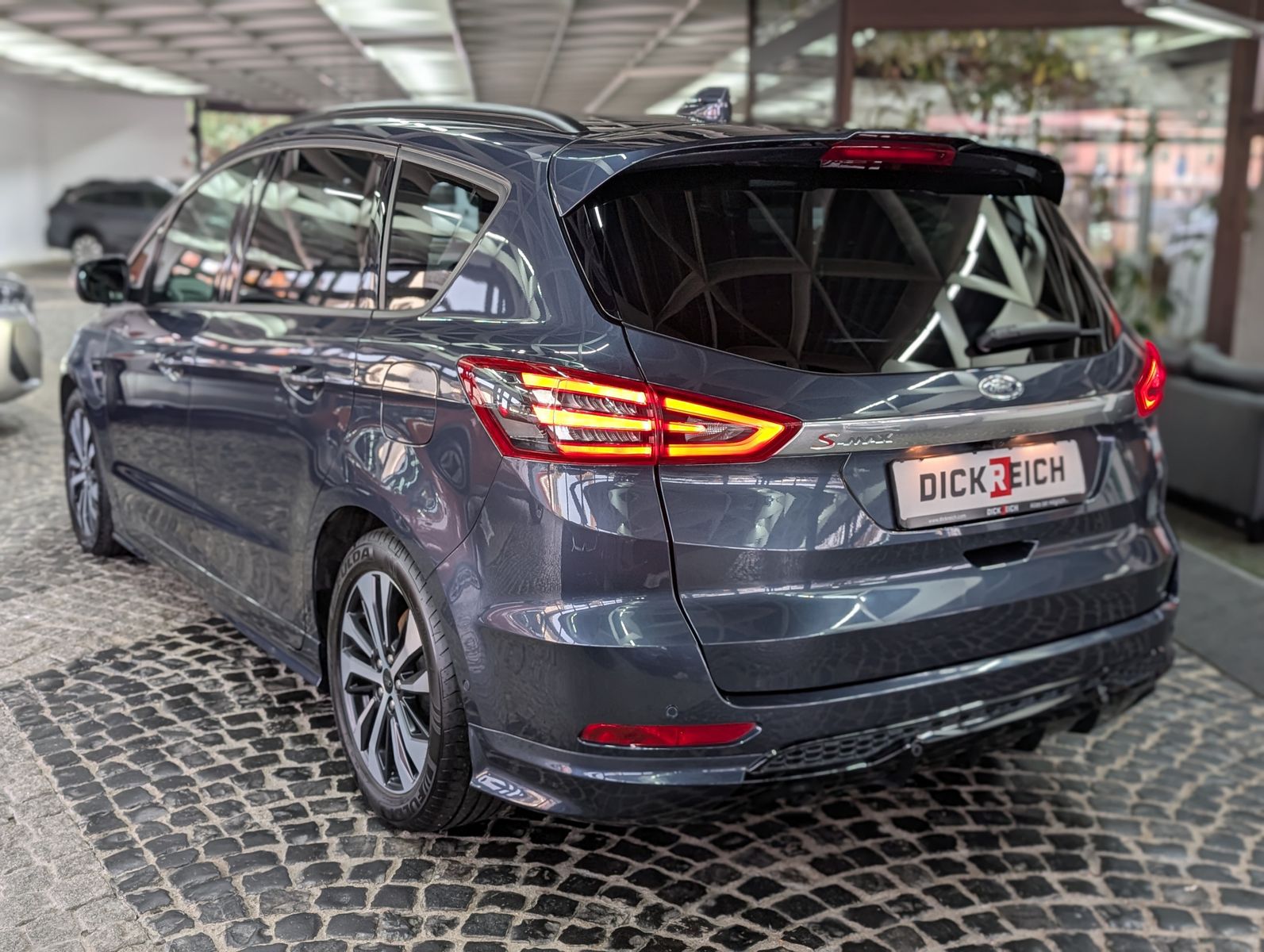 Fahrzeugabbildung Ford S-MAX ST-Line KAM SPORT ACC LED APP AHK MEMO SHZ