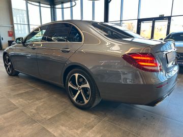 MYAUTOCENTER – Gebraucht- und Jahreswagen mit Werkstattservice in Pfaffenhofen Mercedes-Benz E 220 E Limousine *AVANTGARDE*KAM*HUD*AHK*PDC*