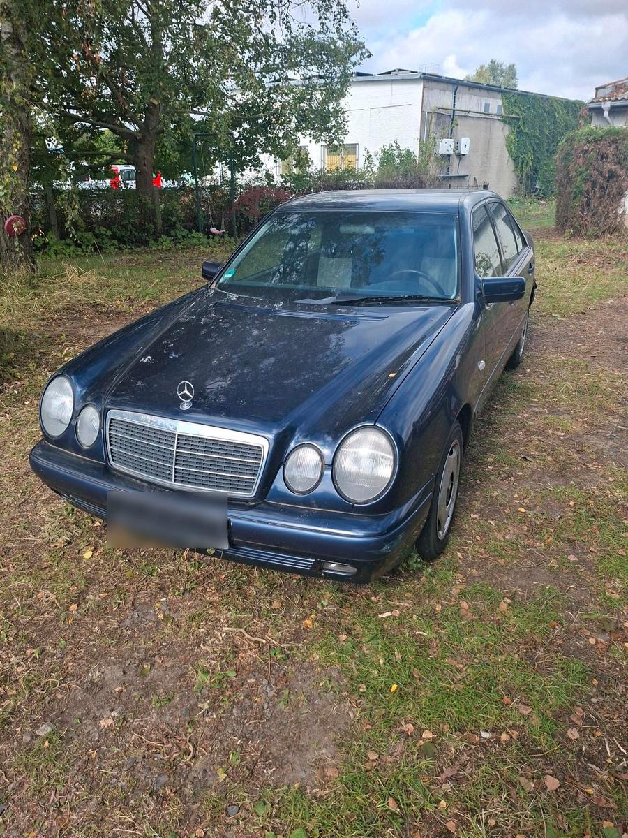 Mercedes-Benz E 280