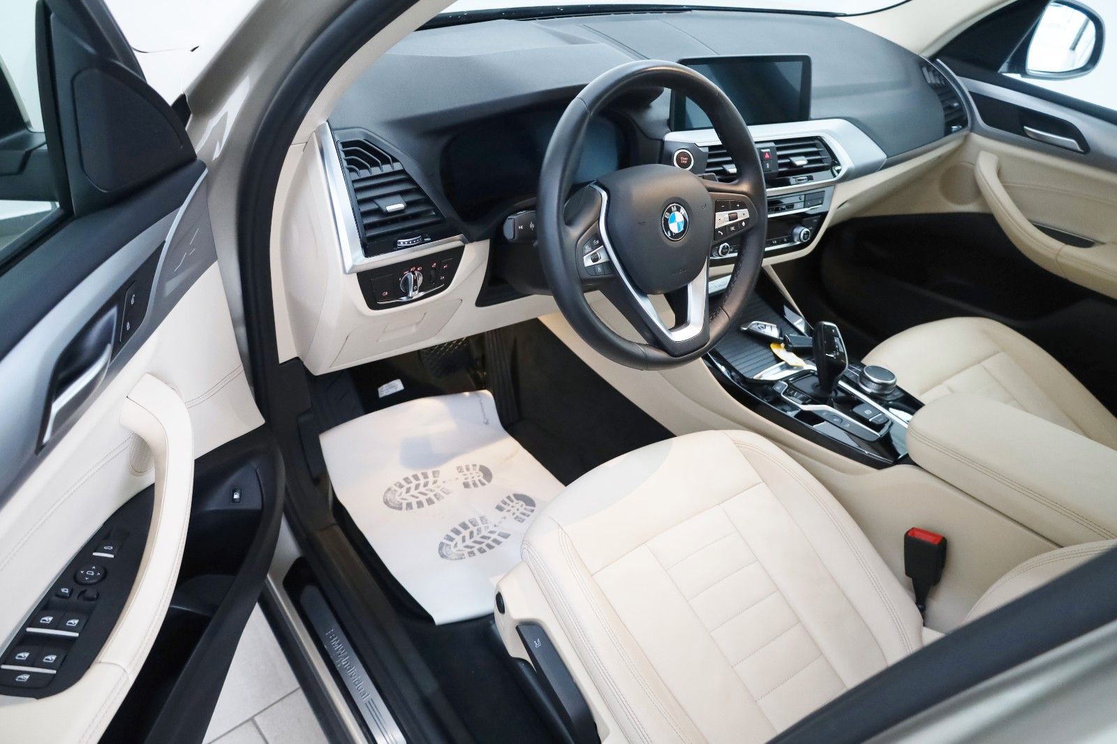 Fahrzeugabbildung BMW X3 xDrive 30e Advantage,Leder,Navi,LED,Kamera,SH