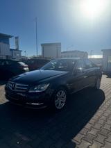 Mercedes-Benz C 180 CGI BlueEfficiency*AHK*NAVI*SHZ*PDC* - Mercedes-Benz C 180 Gebrauchtwagen in Augsburg