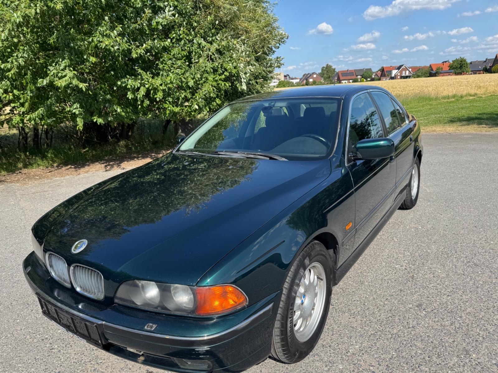BMW 523i A