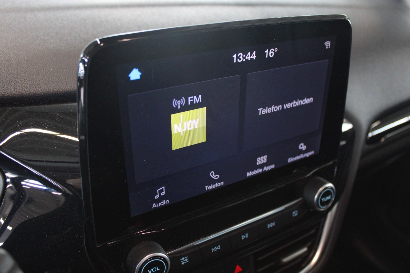 Fahrzeugabbildung Ford Fiesta Titanium 5-T KLIMA Allwetter PDC WinterP.