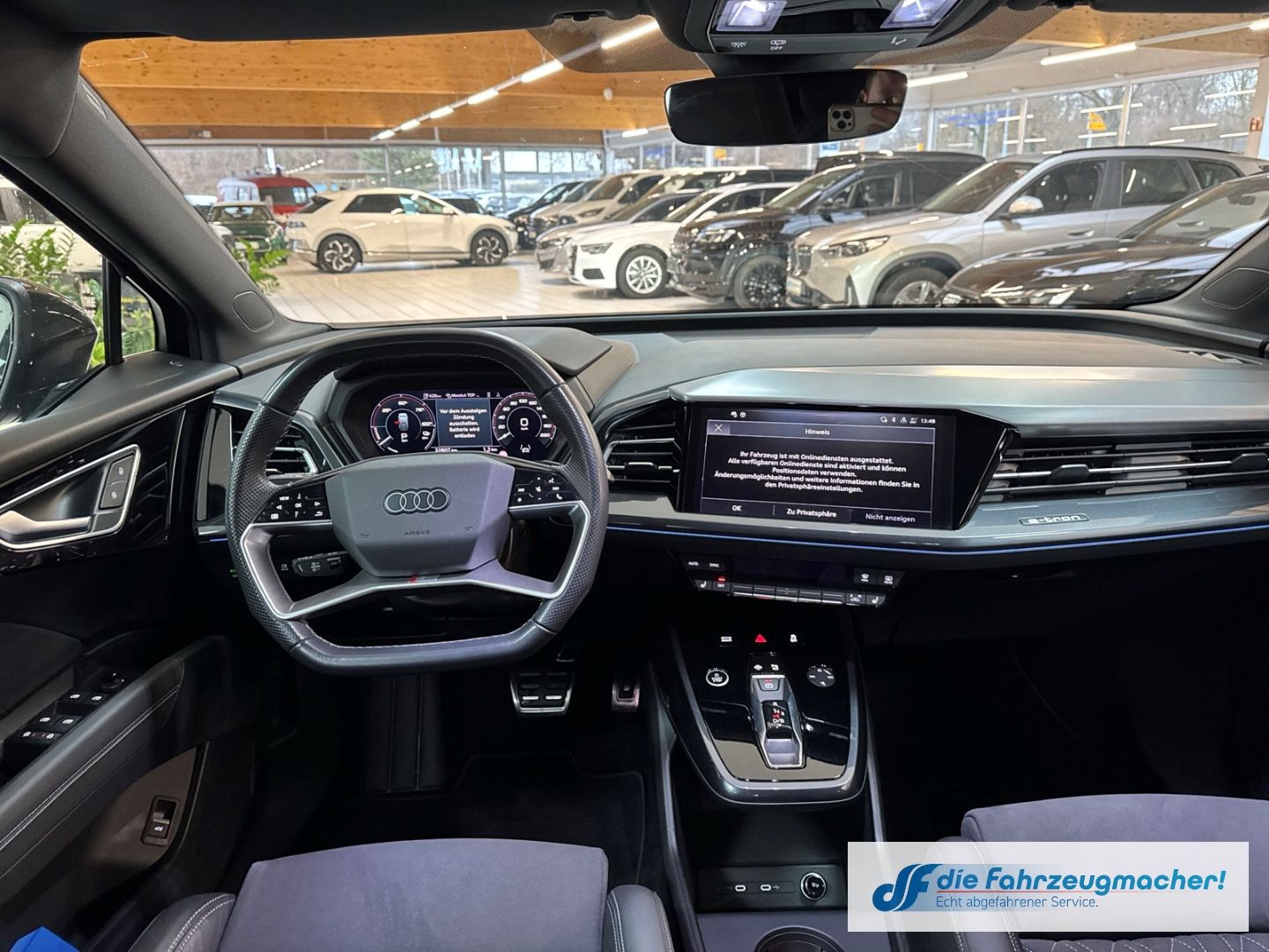 Fahrzeugabbildung Audi Q4 e-tron Sportback 40 Sportpaket AHK-klappbar N