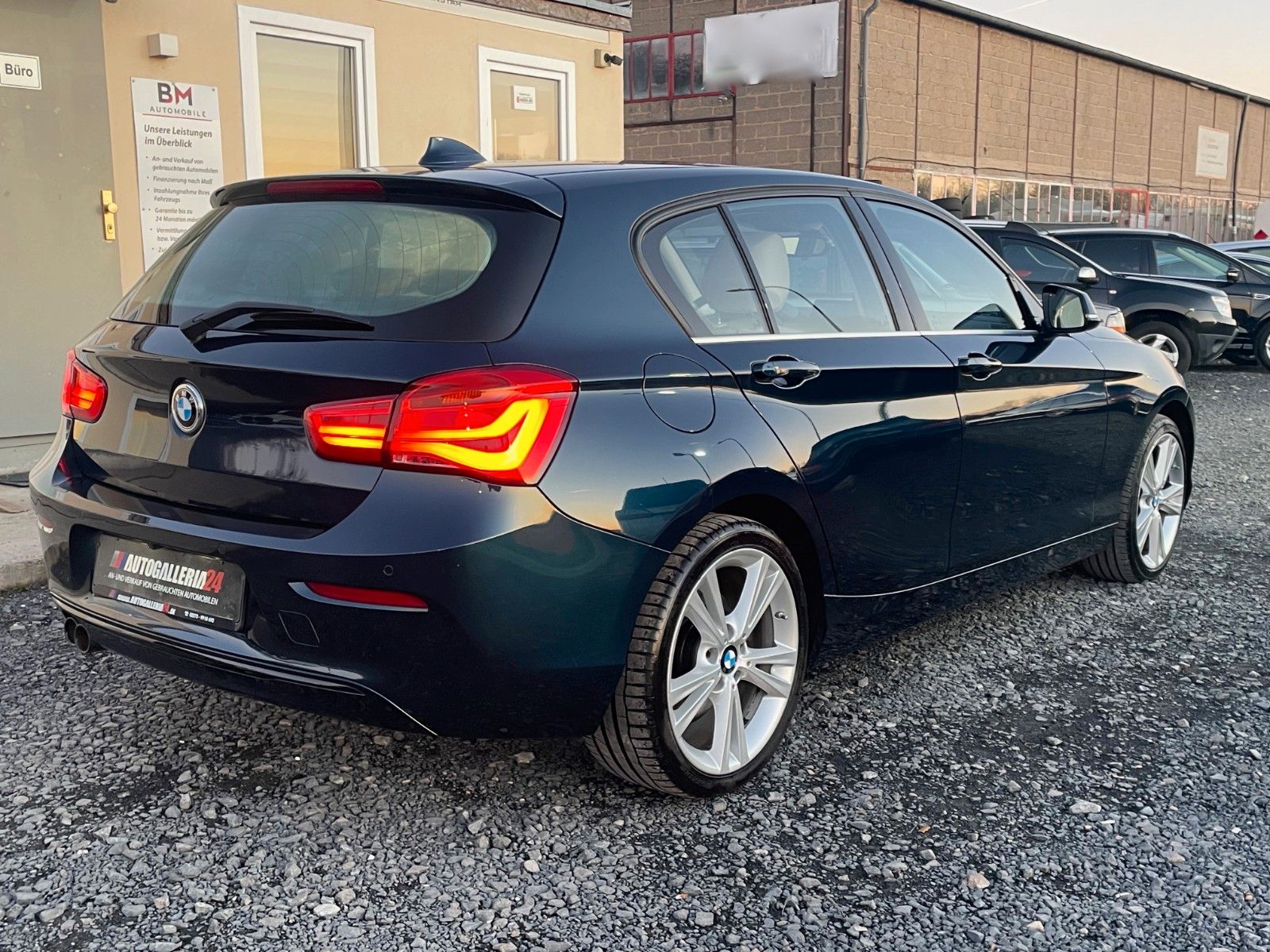 Fahrzeugabbildung BMW 125d 5-T SPORT LINE Aut. Navi Leder LED Kamera