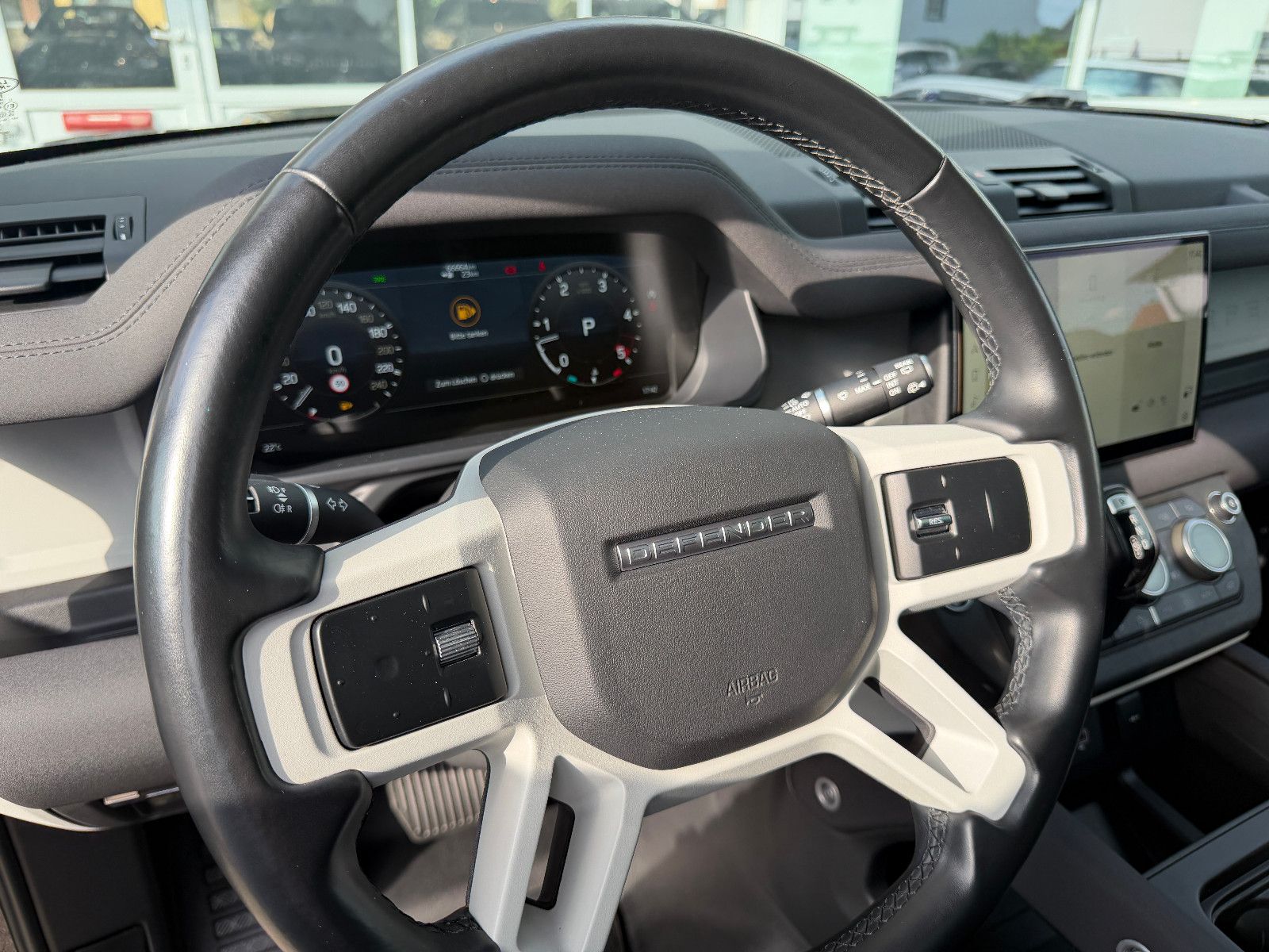 Fahrzeugabbildung Land Rover Defender 110 XS Edition/PANO/AHK/MERIDIAN/3D-KAM