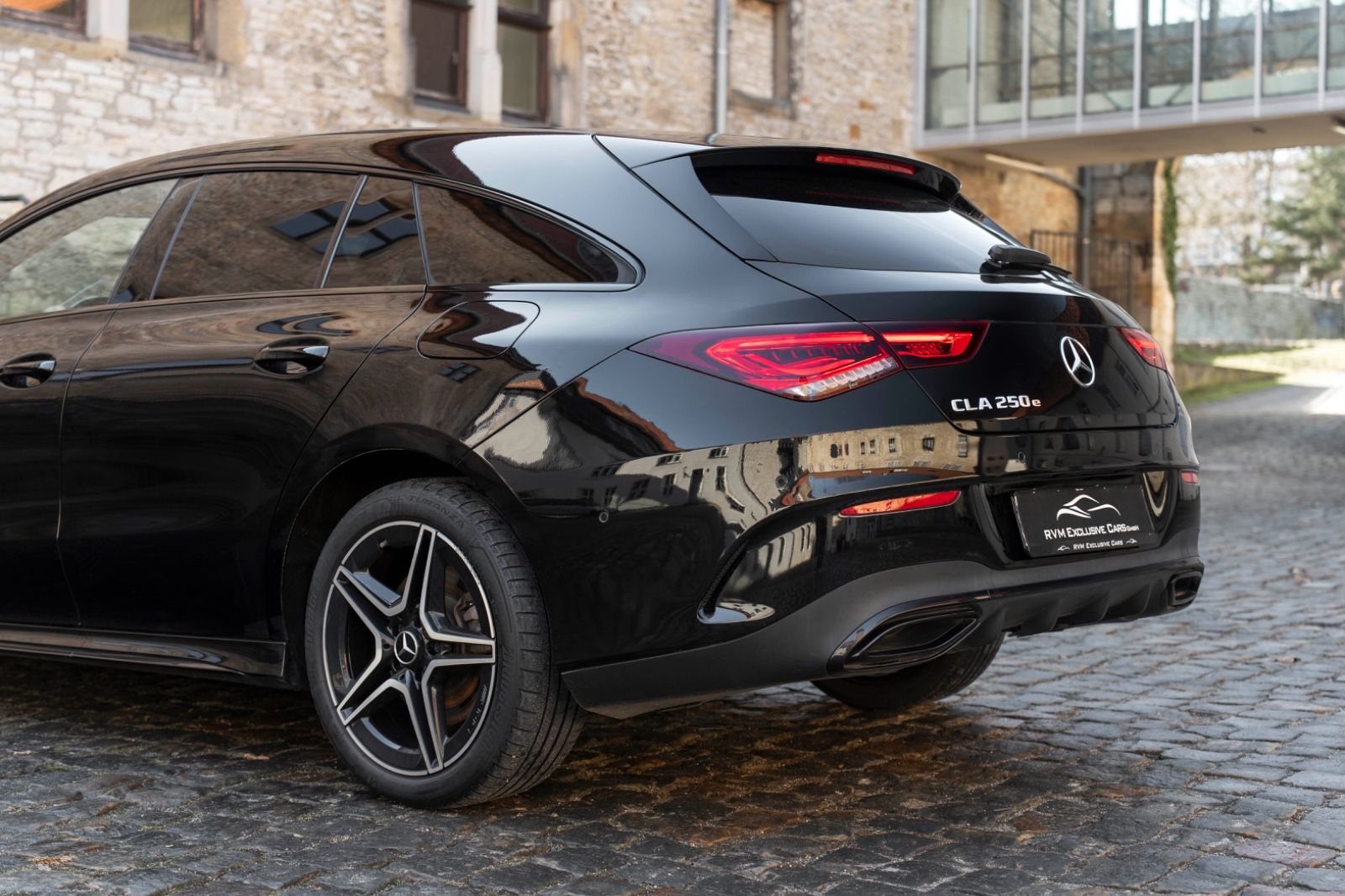 Fahrzeugabbildung Mercedes-Benz CLA 250e Shooting Brake AMG-LINE LED KAM 8FACH