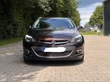 Opel Astra J Sports Tourer Motorvowärmung Navi Xenon - Opel Astra: Motor