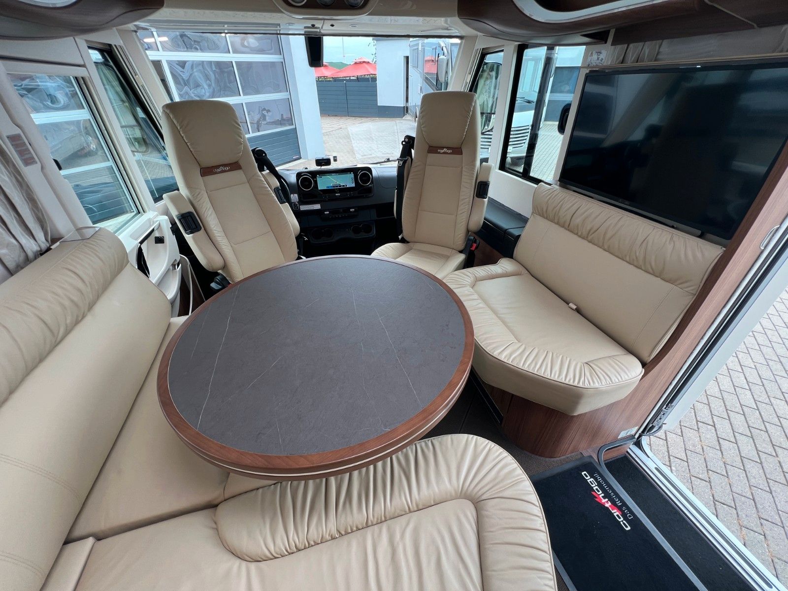 Fahrzeugabbildung Carthago Chic e-line I 50 LE DA Mercedes Sprinter Silver
