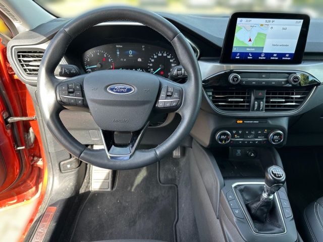 Kuga Titanium X 1.5 EcoBoost AHK Navi PDC RearVi