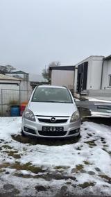 Opel Zafira 1,6 Benzin *Klima* 7 Sitzer* A... - Opel Zafira Gebrauchtwagen in Magdeburg