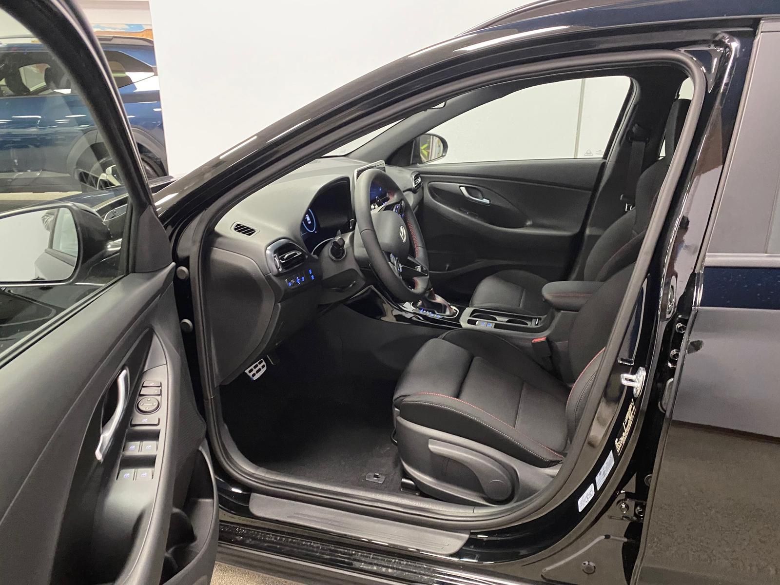 Fahrzeugabbildung Hyundai i30 N-Line APP+KLIMA+RFK+PDC+NAVI+SITZHEIZ+Andro