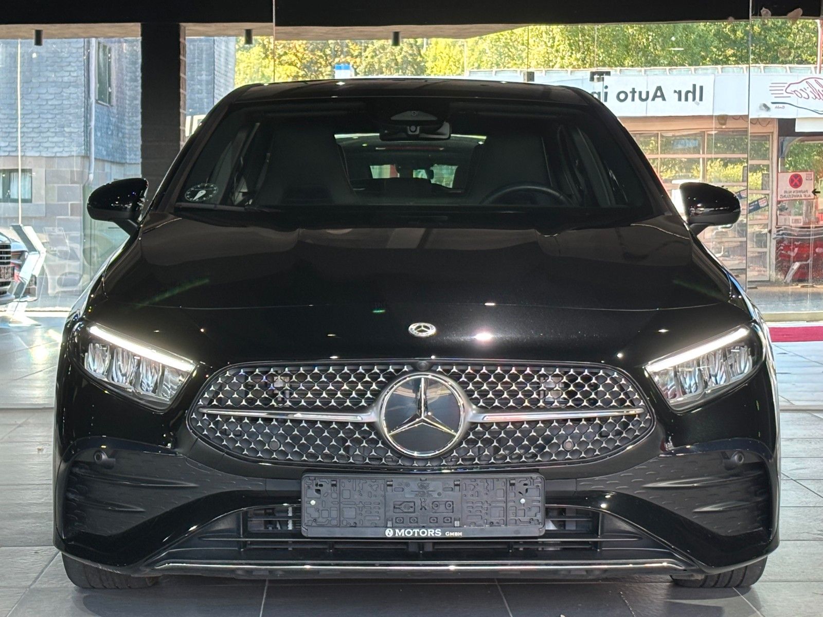 Fahrzeugabbildung Mercedes-Benz A 200 //AMG-LINE//MBUX//AMBIENTE/KAMERA/SHZ/NAVI