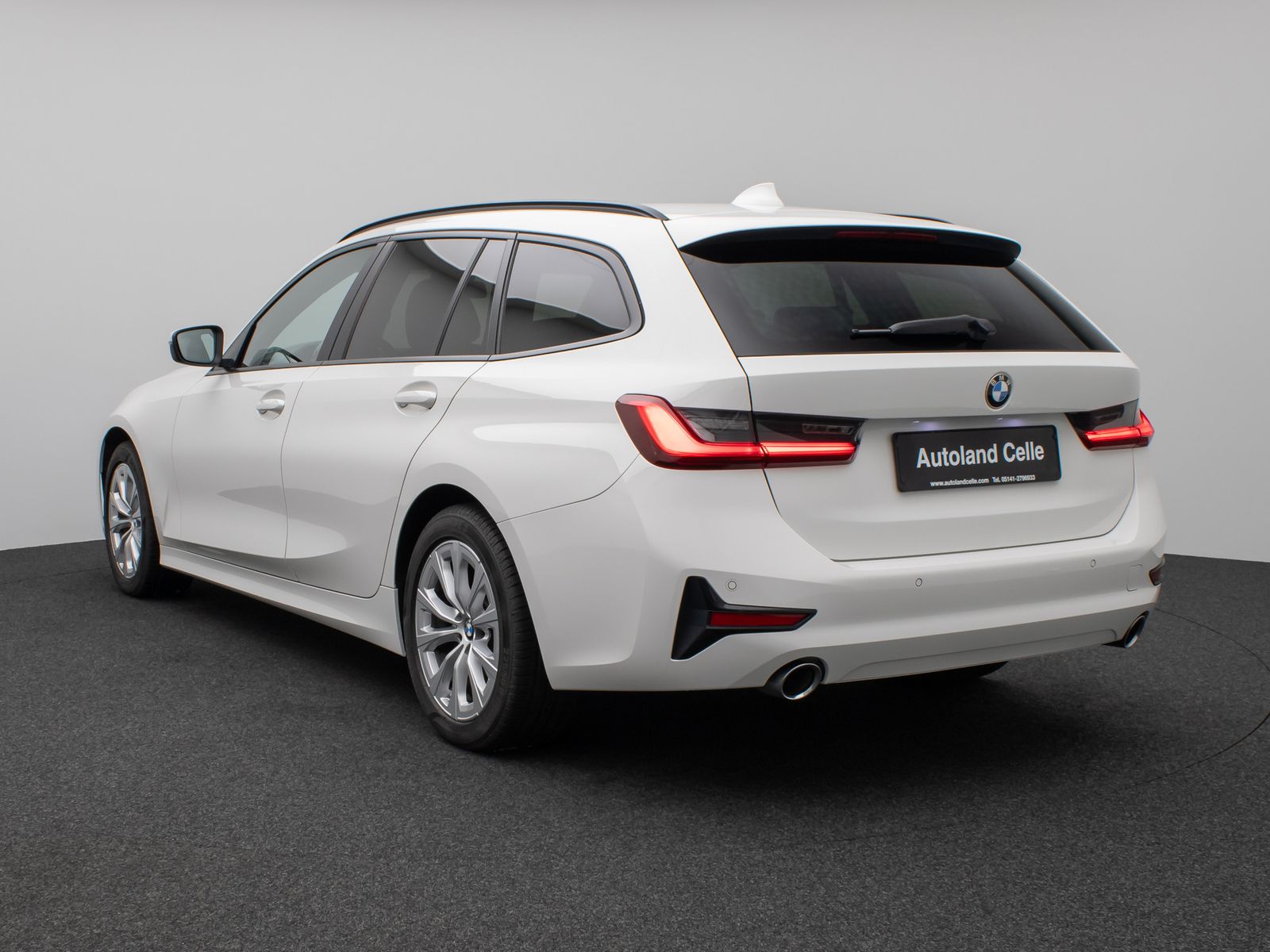 Fahrzeugabbildung BMW 320d xD Panorama DAB PDC Geschwindigkeitsreg LED