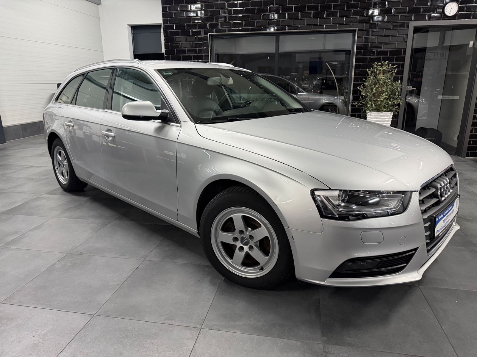 Audi A4 - 1