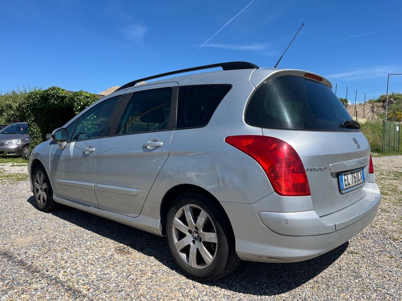 Peugeot 308 2011 — engine 1.560 cm³, 111 HP (82kW)