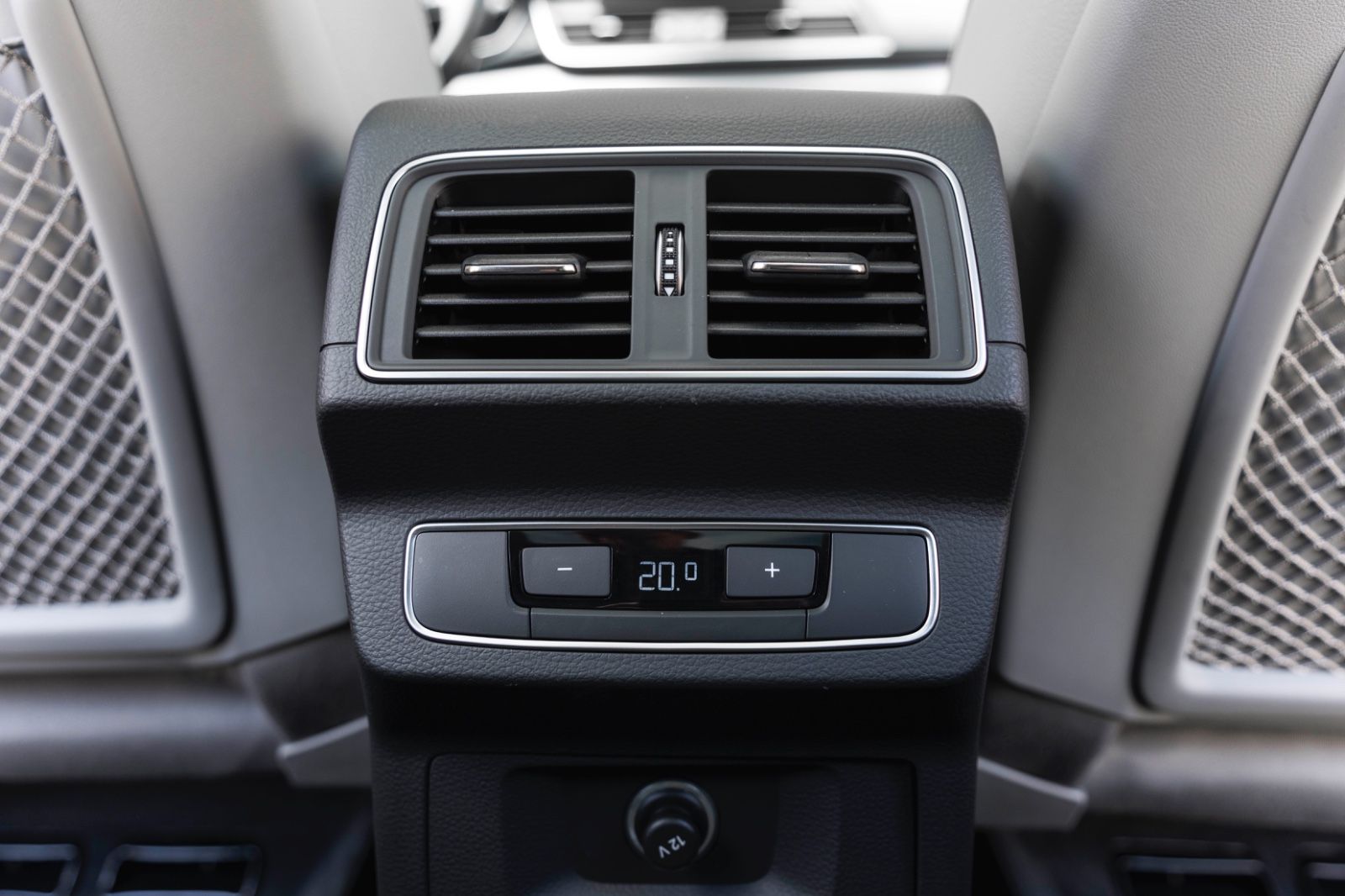 Fahrzeugabbildung Audi Q5 TFSI QUATTRO S-LINE PANO LED KAM NAV SZH SZB