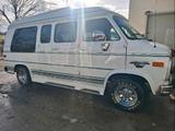 Chevrolet Chevy Van G20 Starcraft - Chevrolet Chevy Van: Kleinbus