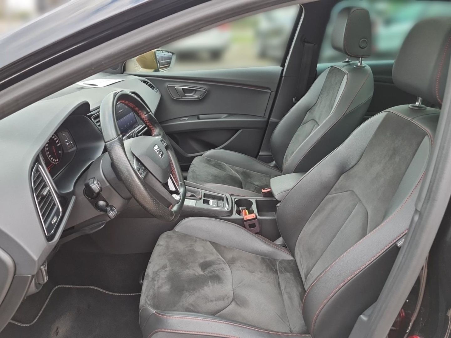 Fahrzeugabbildung SEAT Leon FR BLACK MATT EDITION ST FAHRASS-P+WINTER-P