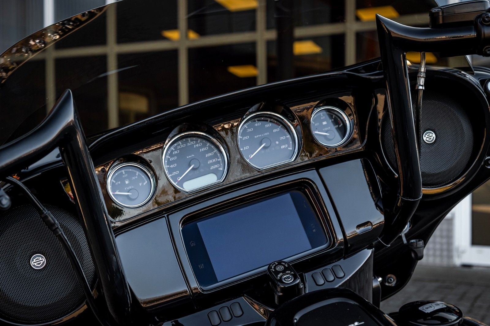 Fahrzeugabbildung Harley-Davidson FLHXST STREET GLIDE ST 117 - Kesstech -