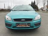 Ford Focus Lim.1.4 Ambiente+SHZ+SCHECKHEFT+TÜVNEU+ZV - Ford Focus aus 2007 mit Benzin-Antrieb: Limousine