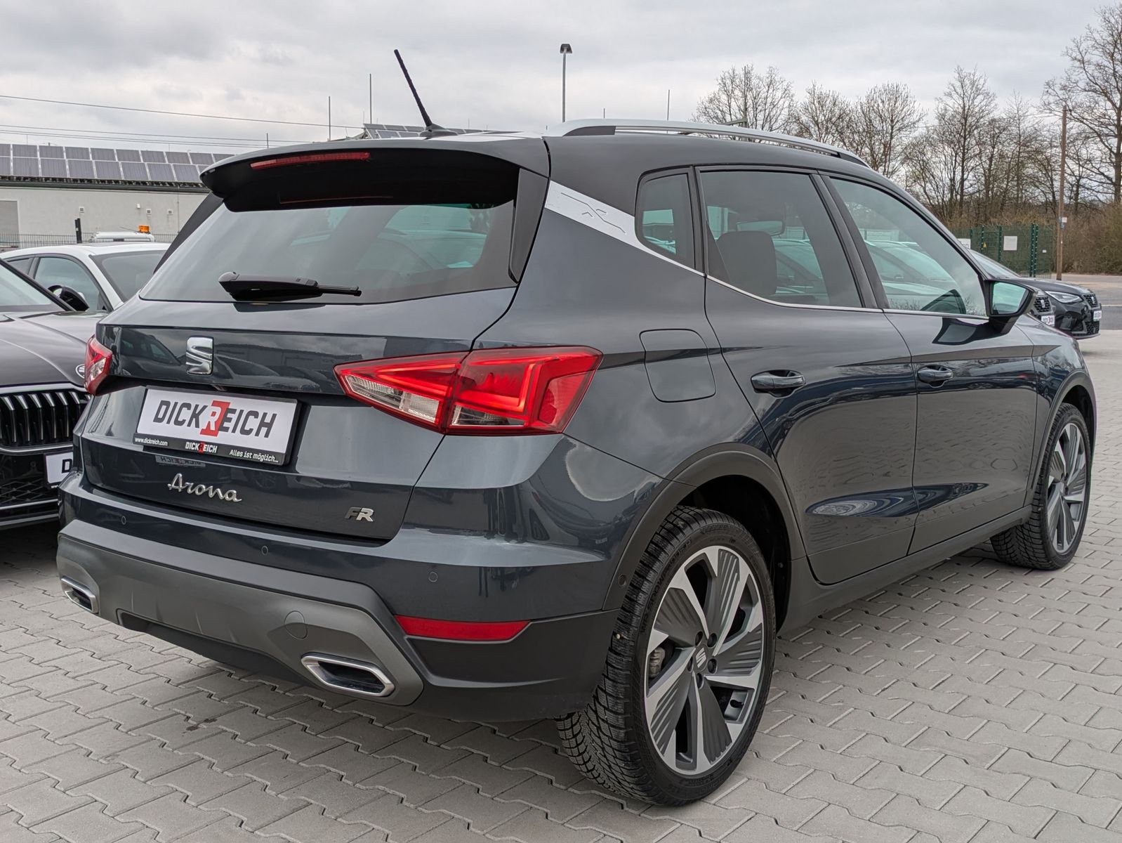 Fahrzeugabbildung SEAT Arona 1.5 TSI FR DSG AHK*ACC*LED*APP*DAB*KAMERA