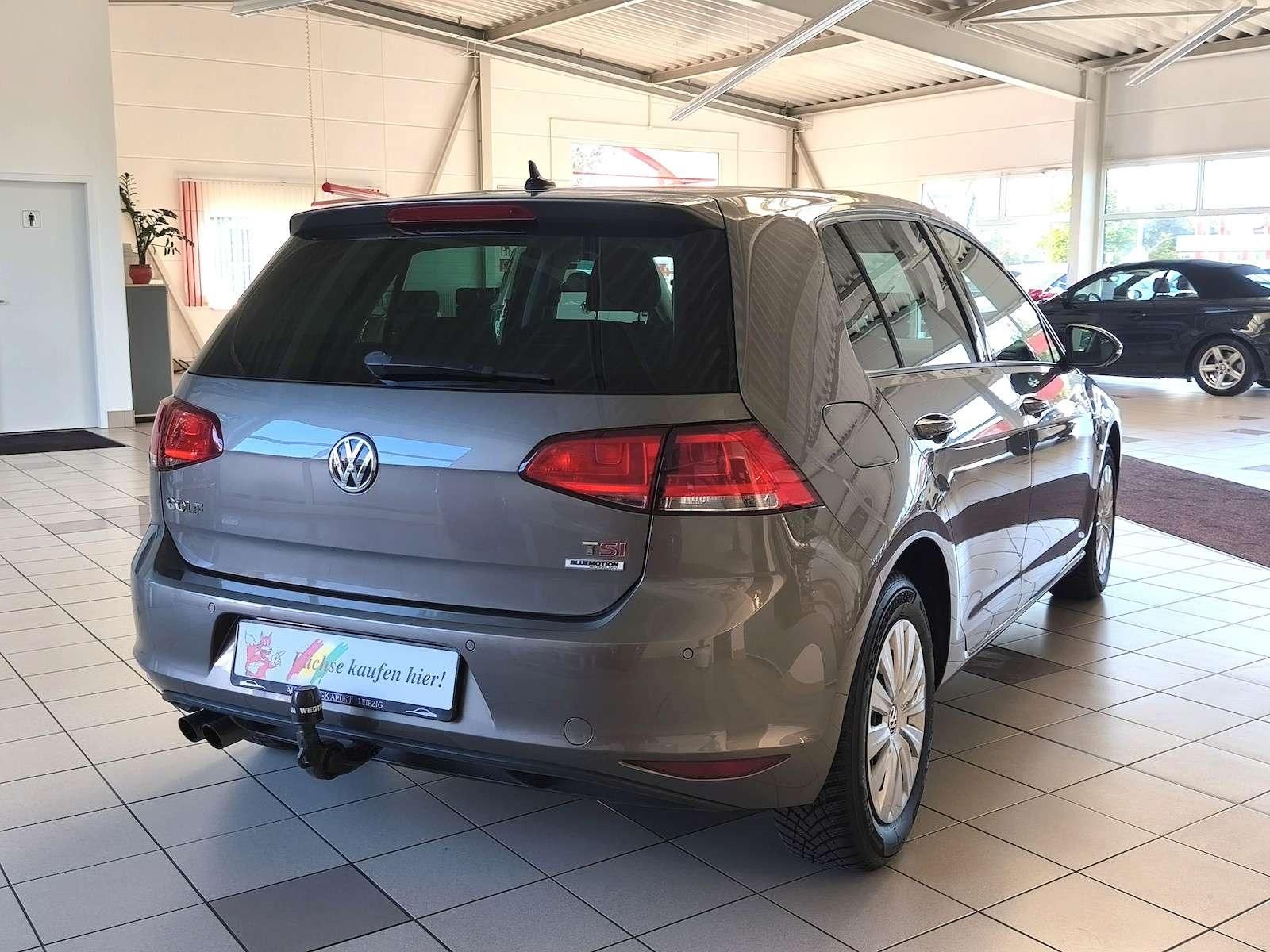 Fahrzeugabbildung Volkswagen Golf Lounge 1.4 /Bi-Xenon/Navi/Tempo/Ahk 110 ...