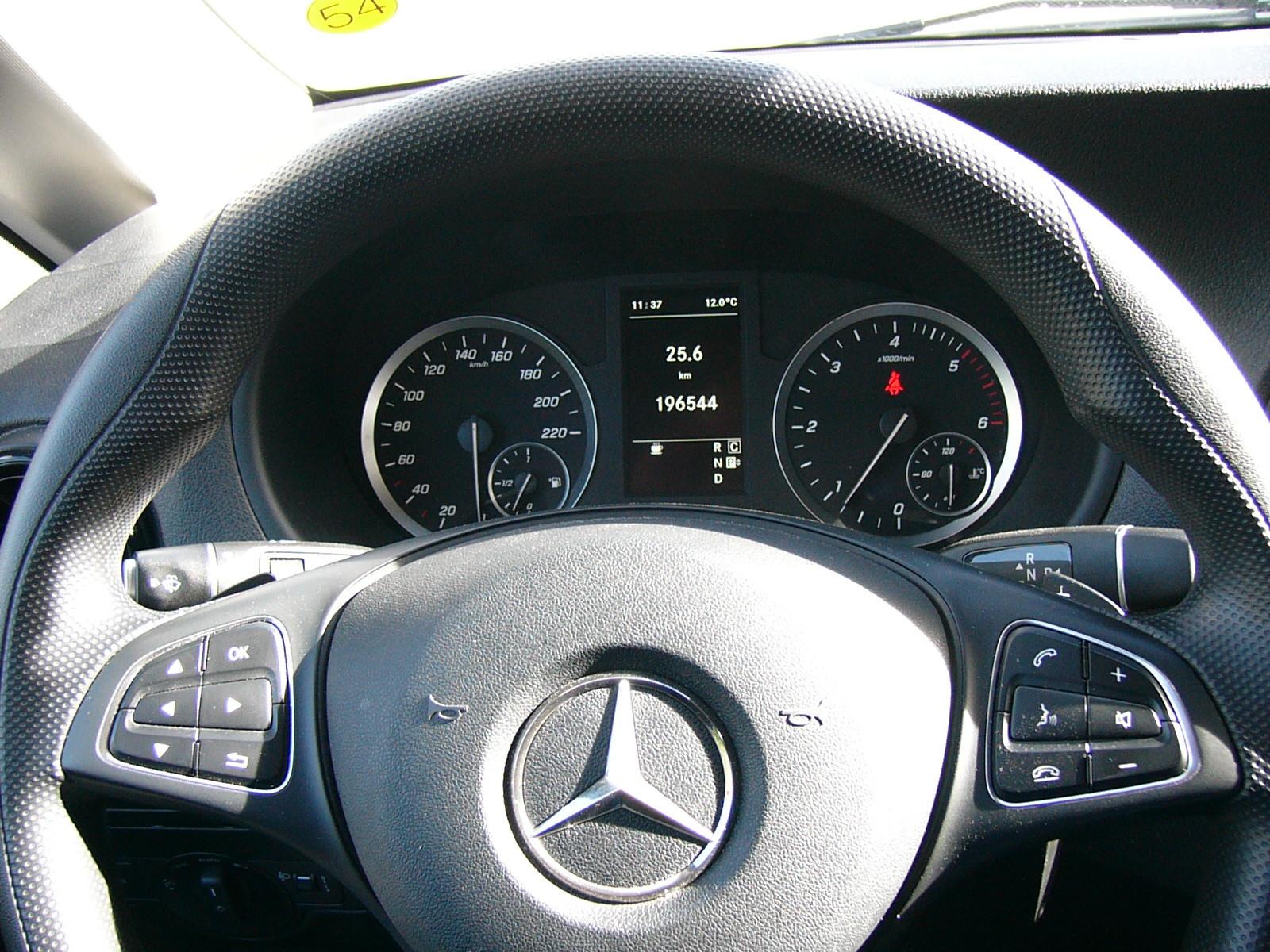 Mercedes-Benz Vito Tourer, Kompakt 4.895 mm, 9 Sitze