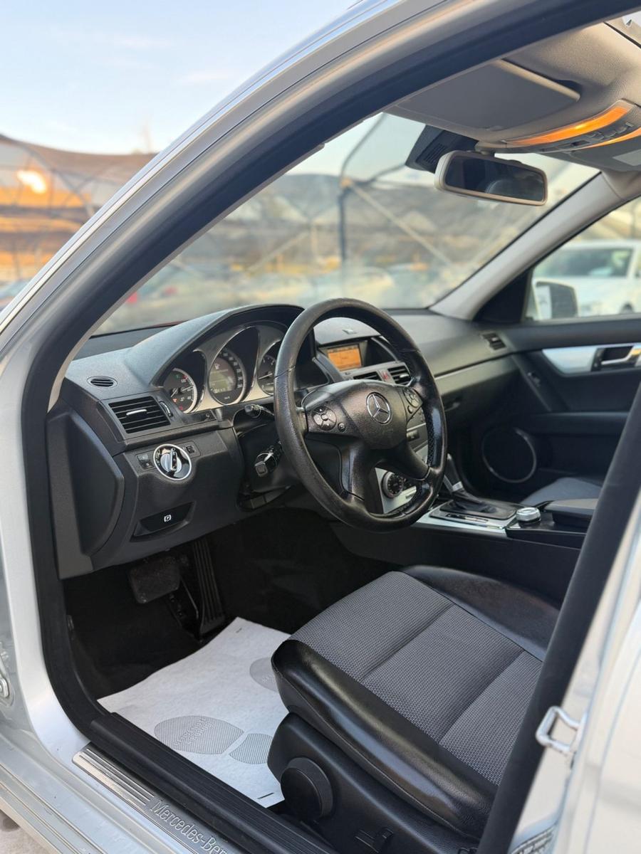 Mercedes-Benz C220 2011 — photo 13