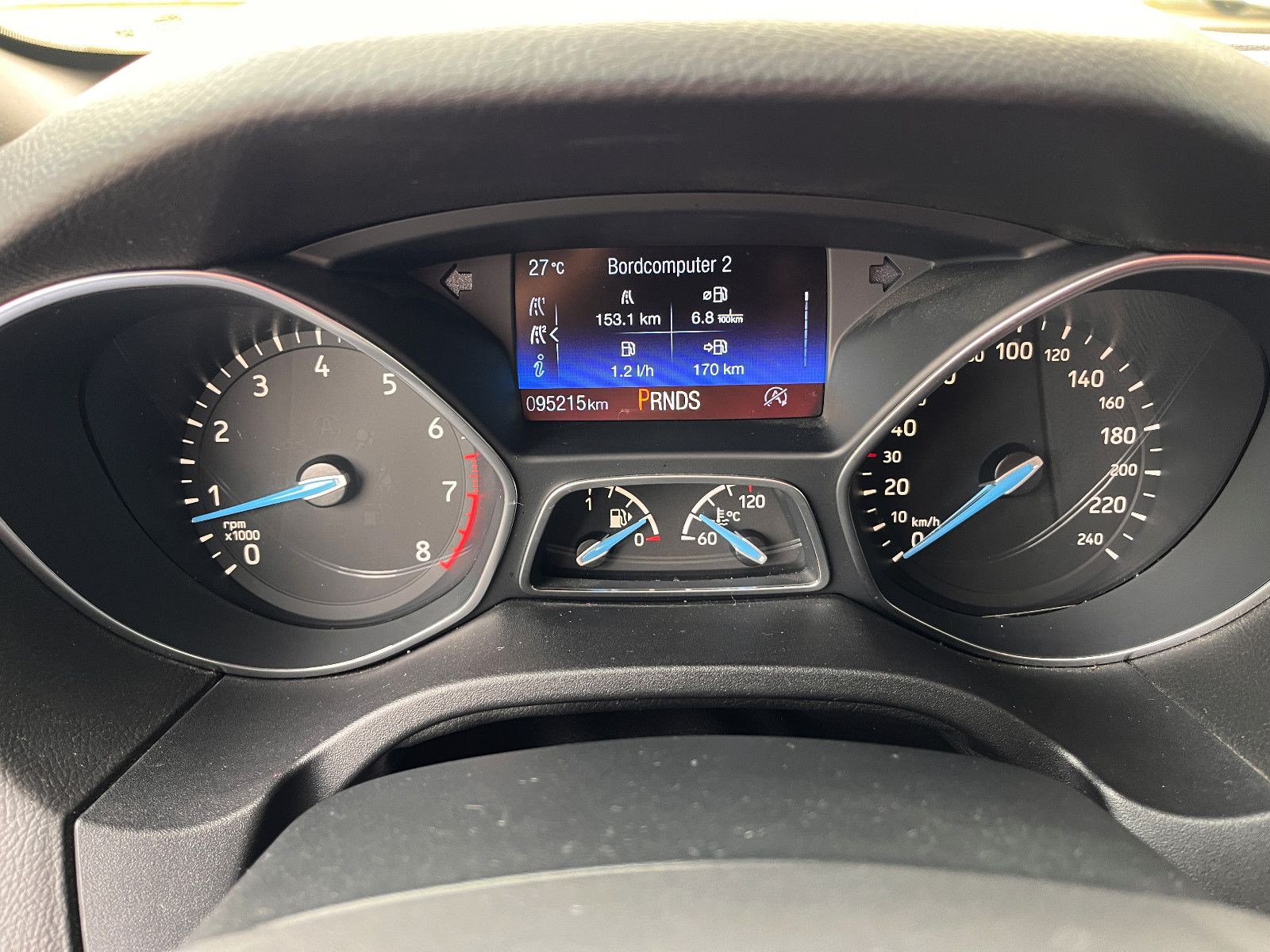 Fahrzeugabbildung Ford Focus Turnier ST-Line 1.5 Turbo Automatik