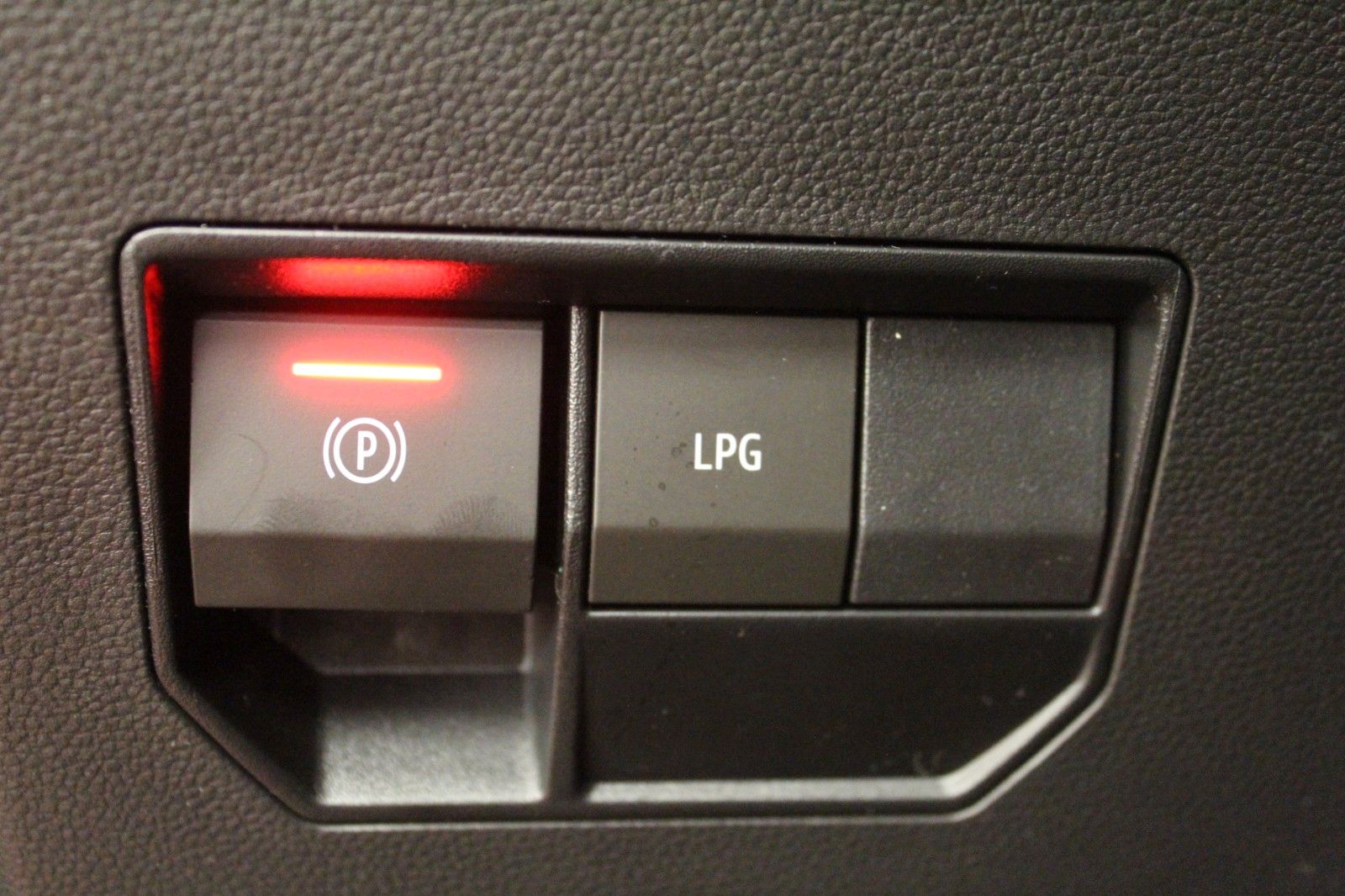 Fahrzeugabbildung Dacia Duster hybrid-G 150 4x4 Extreme MY26