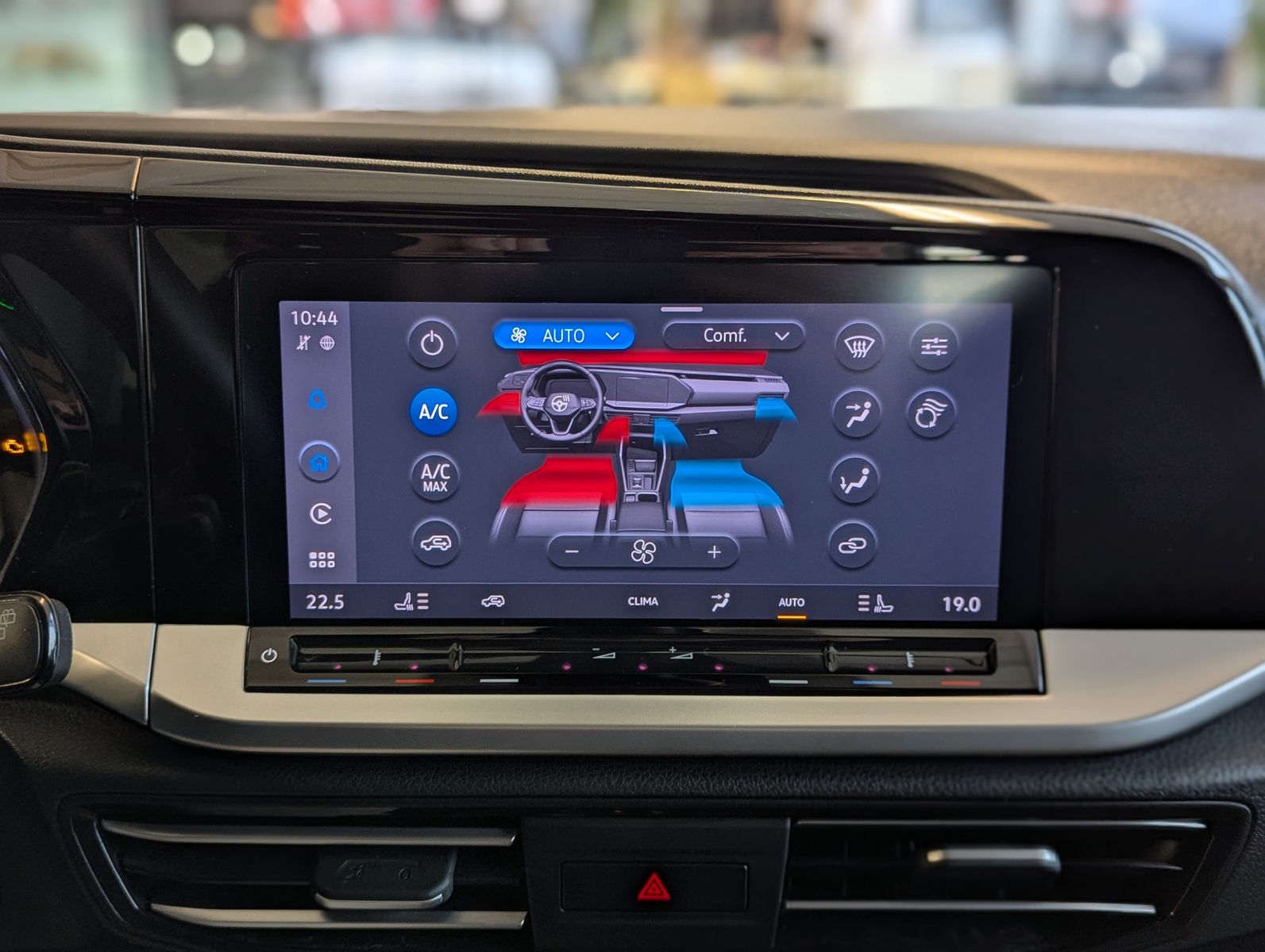 FORD Tourneo Connect L2 Titanium 7-Sitze Bi-LED Cam A - Image 34