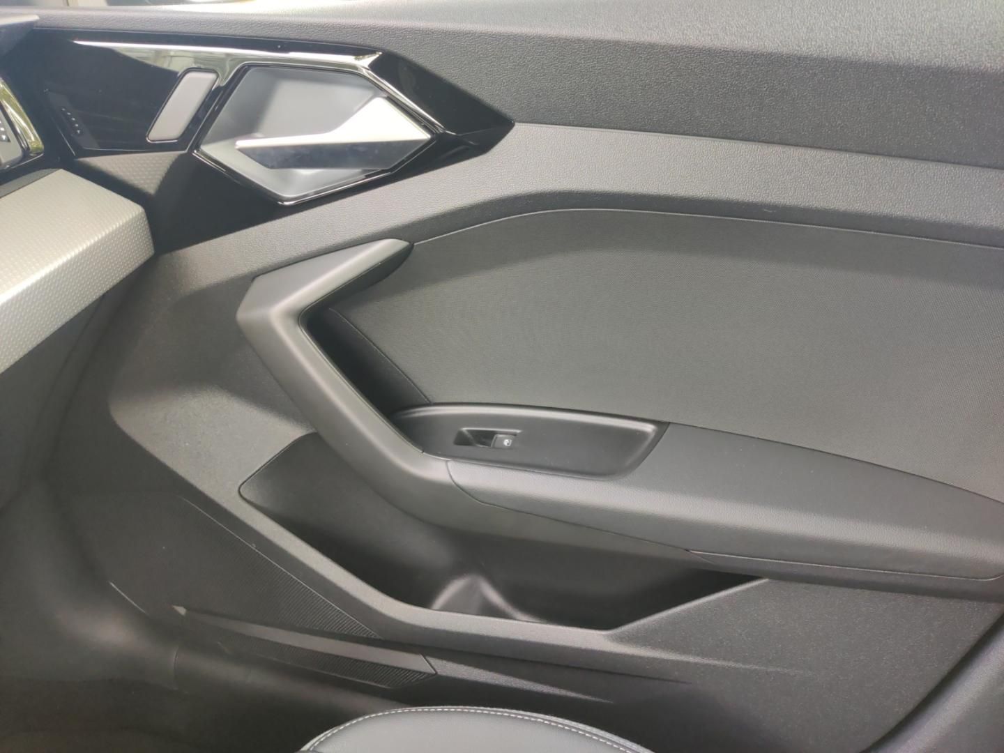 Fahrzeugabbildung Audi A1 Sportback S line 25 TFSI GRA SHZ PhoneBox