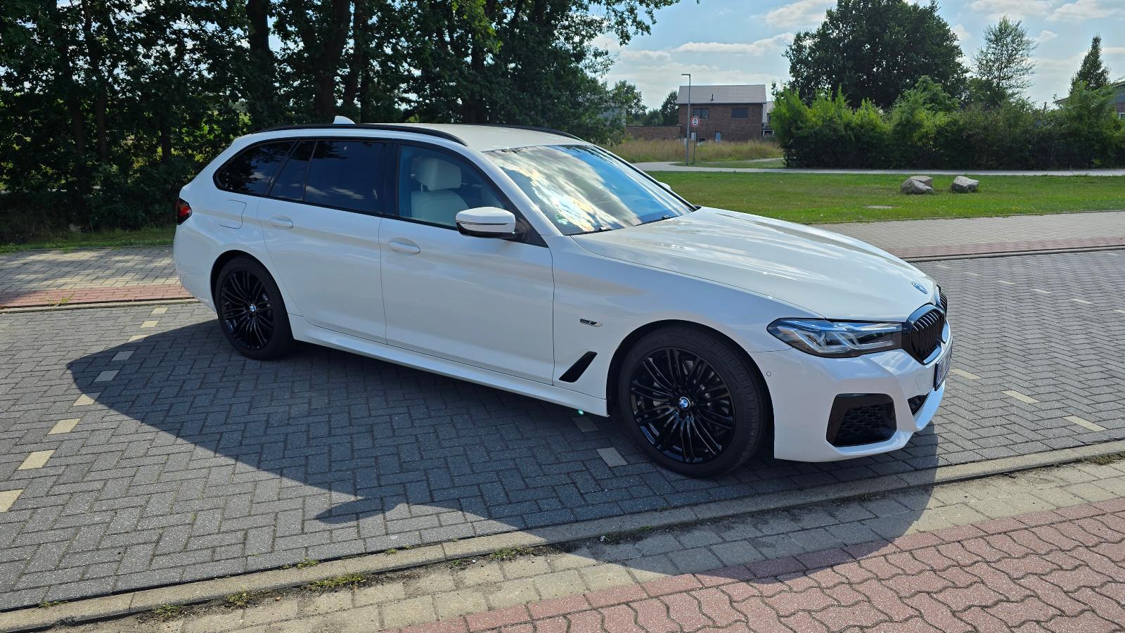 BMW 530e Touring M Sport, Ahk, Head-Up, 360°-Kamera