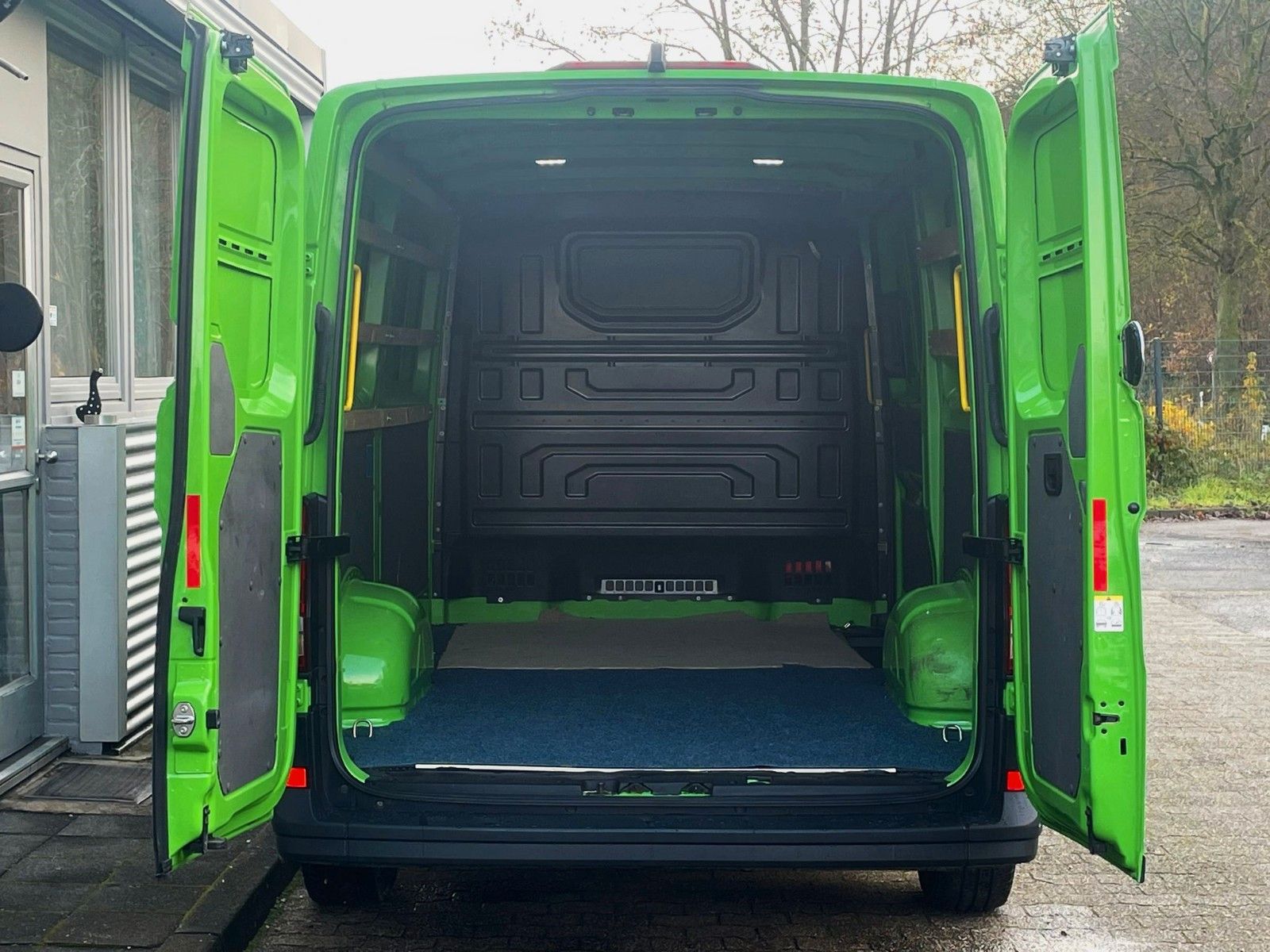 Fahrzeugabbildung Volkswagen Crafter 35 TDI L2 AUTOMATIK CAM SCHWINGSITZ EUR6