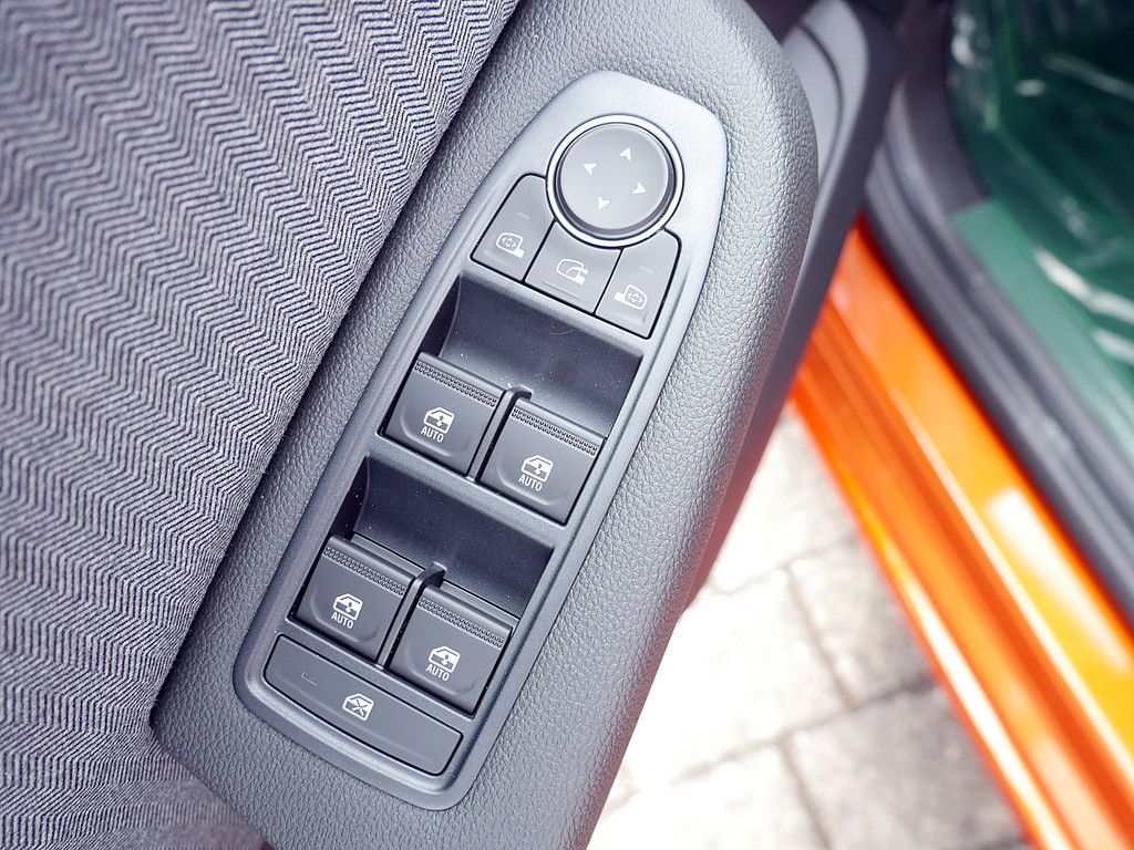 Fahrzeugabbildung Renault Clio Techno TCe 90