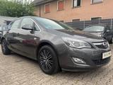 Opel Astra J Lim. 5-trg. Innovation*1.Hand*Automatik* - Opel Astra aus 2011: H