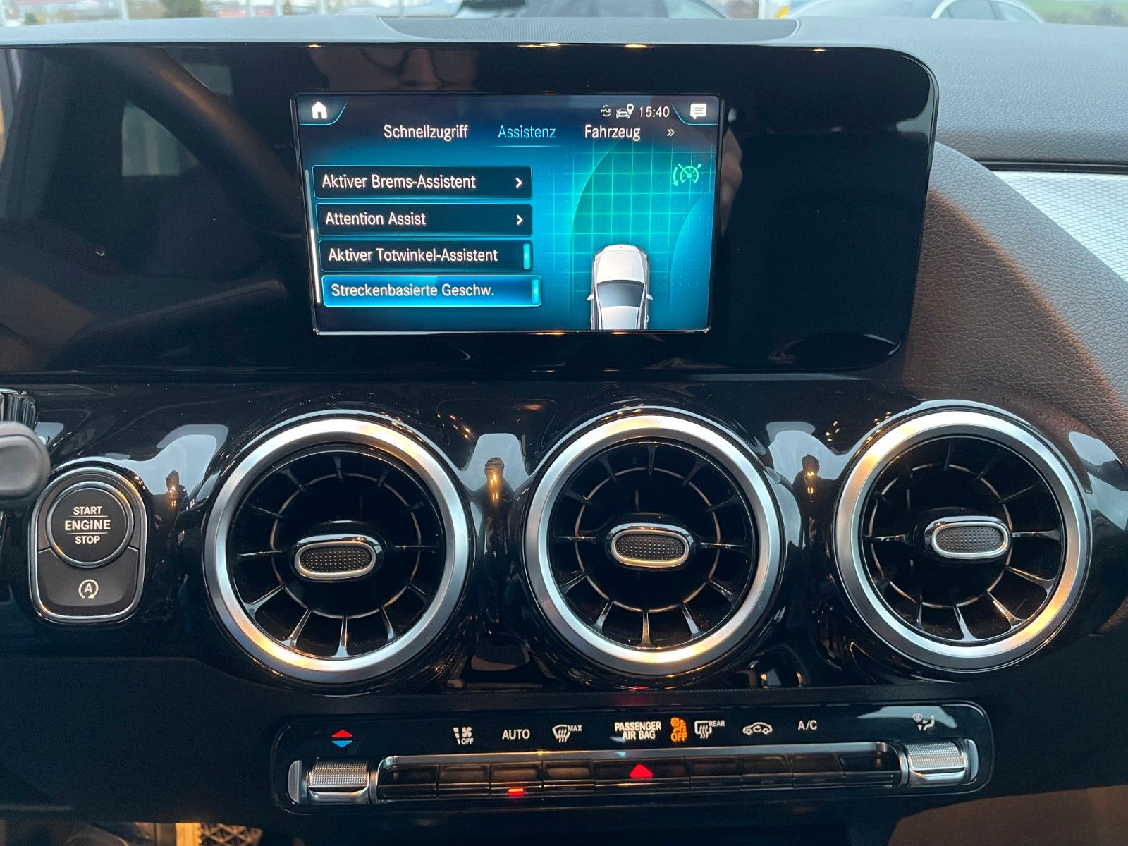 Fahrzeugabbildung Mercedes-Benz B 200 d R-Kamera+AHK+DISTR+LED+Carplay+DAB