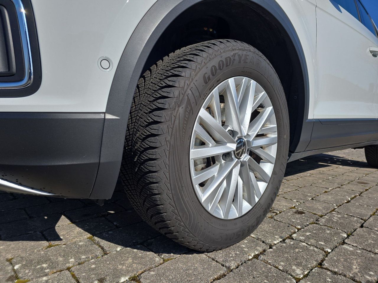 Fahrzeugabbildung Volkswagen T-ROC Life 1.0 Life BT085 TSIM6F, AHK