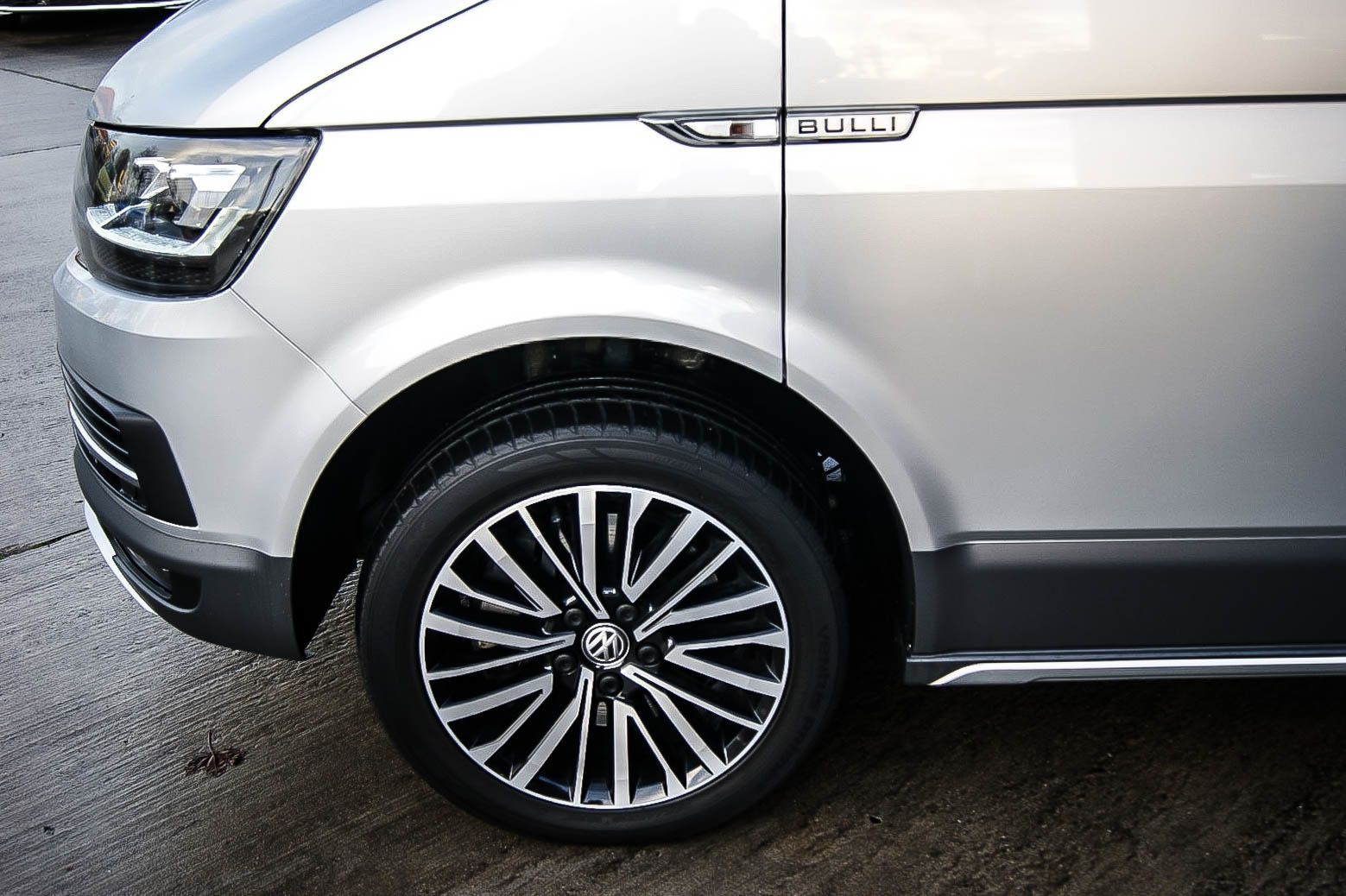 Fahrzeugabbildung Volkswagen T6 Multivan PanAmericana 20TDI 7-SITZE LED STHZG